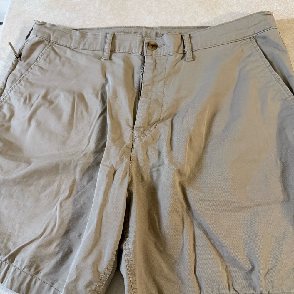 American Eagle Outfitters Men's Khaki Shorts